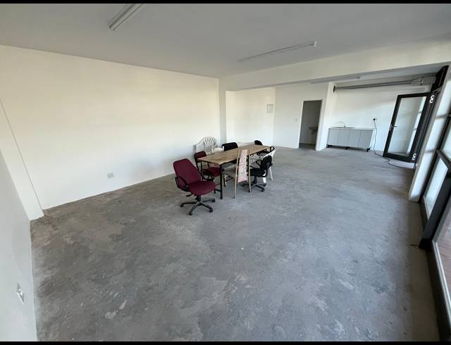 51M² BUSINESS TO LET IN MAITLAND